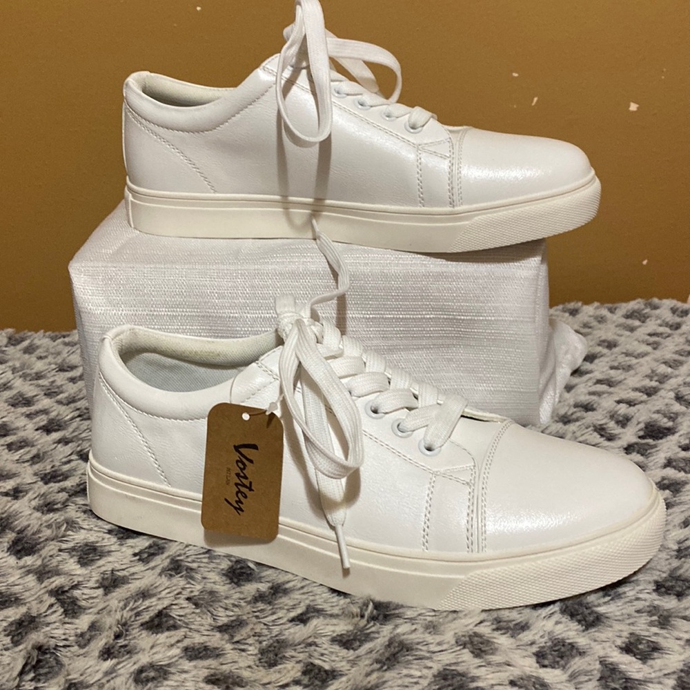Vostey Mens tennis shoes
